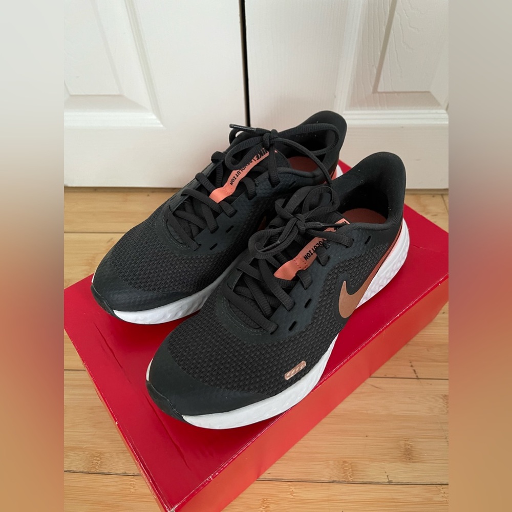 Nike running shoos🧡🩶